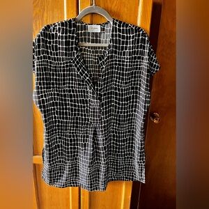 St. John Silk Black & White Grid-Print Short Sleeve Blouse Loose Fitting New